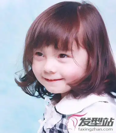 一年级小女孩短发发型甜美可爱告别假小子