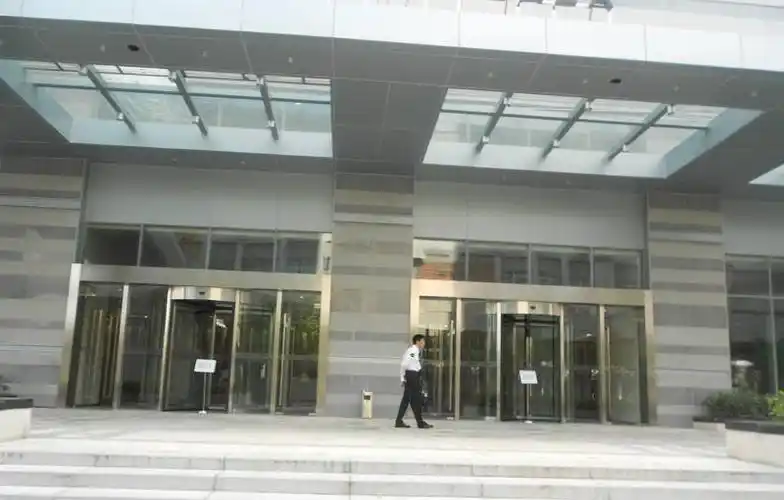 凯德龙之梦虹口广场写字楼大楼入口