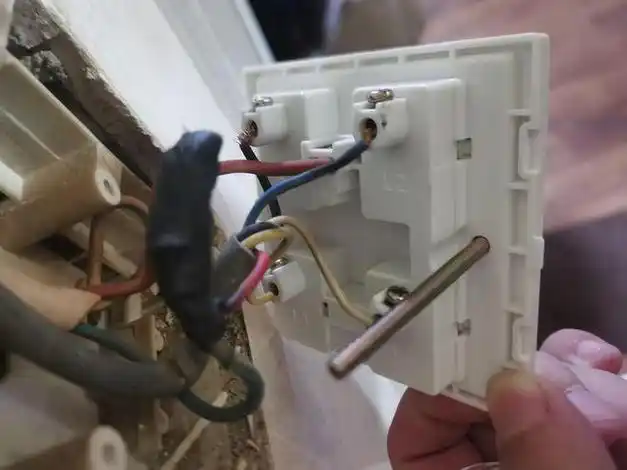 【图吧小白教程】浴霸开关更换|灯泡|螺丝|led|白炽灯|接线柱_网易