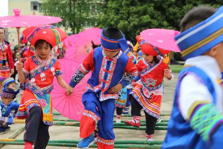 壮族文化·走进三月三"——武鸣区仙湖镇中心幼儿园"三月三"主题活动
