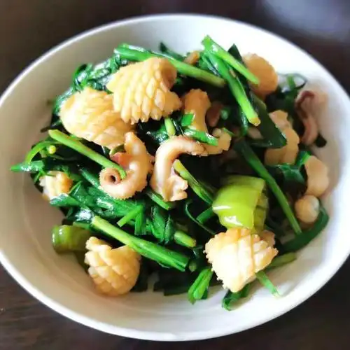 墨鱼炒韭菜,鲜美搭配,下酒下饭都不错