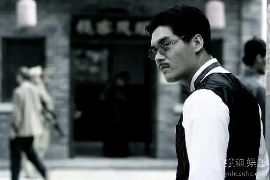 武工队传奇热播刘鑫夸张表演塑造诙谐人物