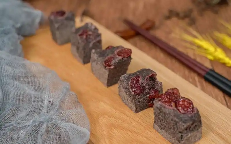 【紫米山药蒸糕】搅一搅,蒸一蒸就完事!营养饱腹好吸收,给娃吃最方便!