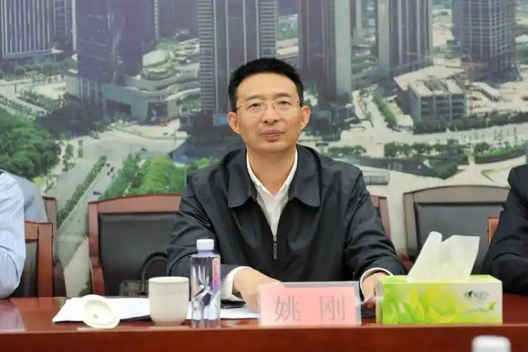 区委副书记,政法委书记姚刚到区人民来访接待厅接访调研