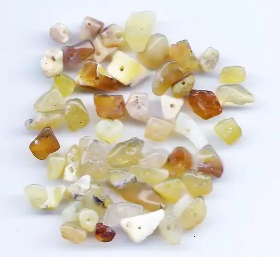 50 gemstone chip beads-amberstone