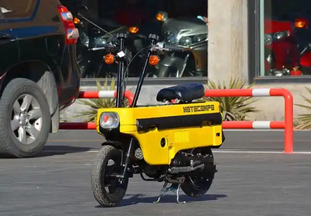 本田最小的摩托车,48cc单缸水冷,马力2.5匹,可折叠