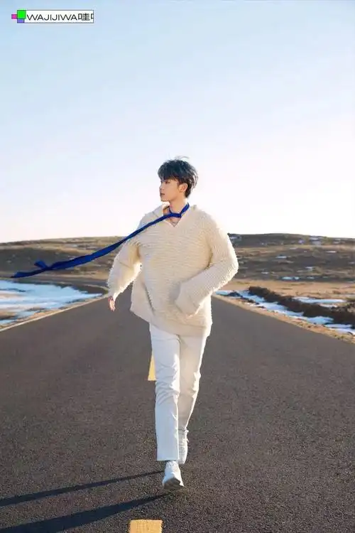 张洢豪2022创作专辑一毫升美梦上线暖冬敬献品质之作