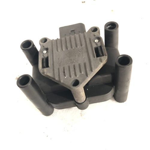 6 1.8 1.8t超人 桑塔纳2000 高压包点火线圈