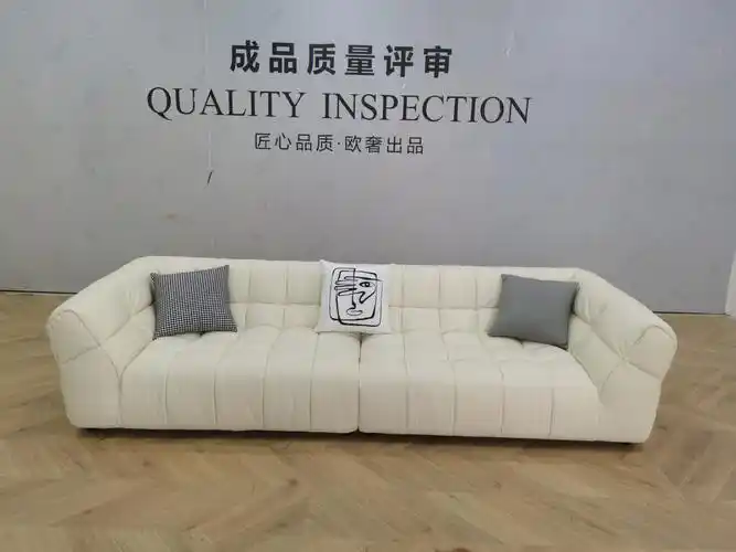 这款经典的boba沙发由asiades完成设计研发和制作蓬松的波浪从上世纪