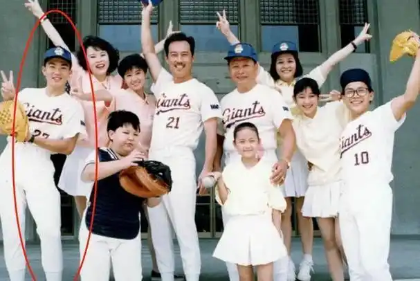 坚持健身,并且因为这个爱好结交了不少朋友,比如大家都熟悉的吴宗宪