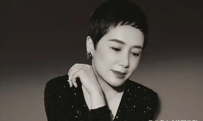 蒋雯丽自从剪了超短发后,人都洋气了不少,果然超短发型才显年轻_刘海