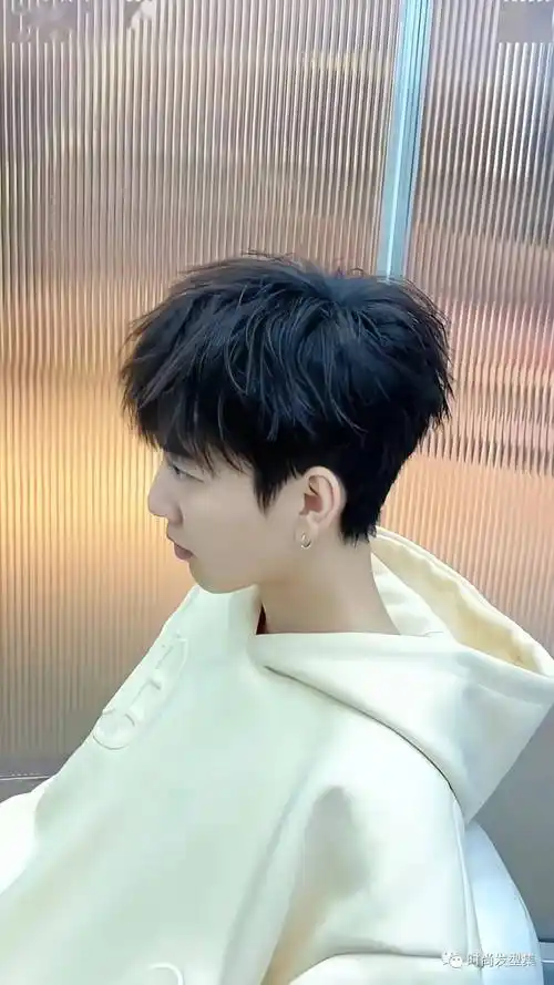 2023秋季精选男士发型40款_短发_个性_时尚
