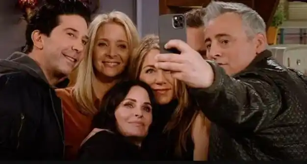 六人行不再完整老友记钱德勒去世悲剧本可避免更多心碎细节曝光