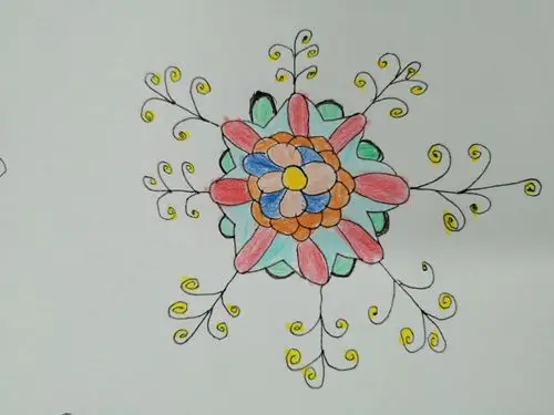 孩子们画笔下绽放的美丽纹样