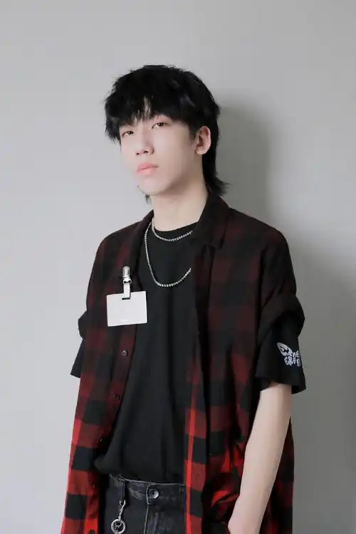 炙热的我们团王诞生夜##男故炙热的我们评委