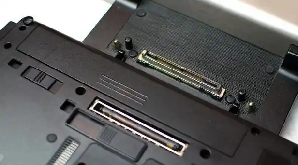 三星笔记本电脑如何拆卸后盖