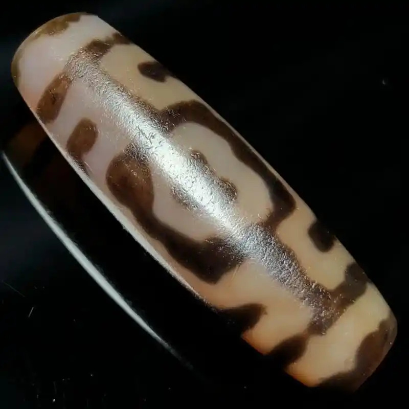 收到一个老料高油包浆红肉【连心三眼天珠】 尺寸:46* - 抖音