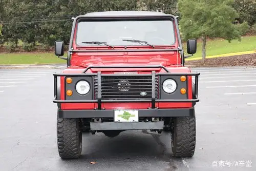 这款94年的路虎90越野车造型也太独特了,国内真的不多见