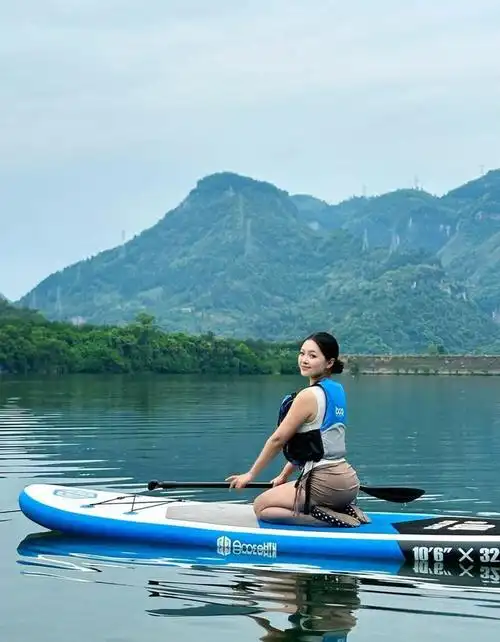 董洁反穿瑜伽裤直播疑擦边身材干瘪似老太婆,怕尴尬闪躲镜头!