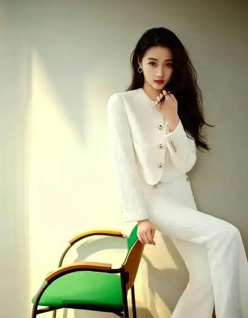 关晓彤的18幅美照每帧图片都是珍藏款