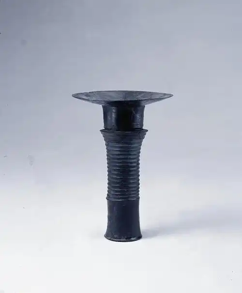 龙山文化蛋壳黑陶杯:面对它,你只能展开想象的翅膀