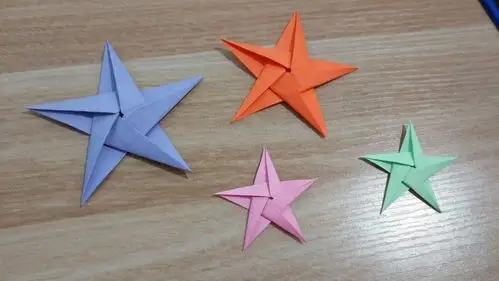 1张纸也可以折出这么漂亮的星星,做法很简单