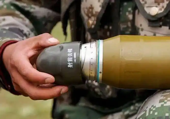 榴弹嵌脸里,rpg插大腿,为啥这些炮弹没有炸?