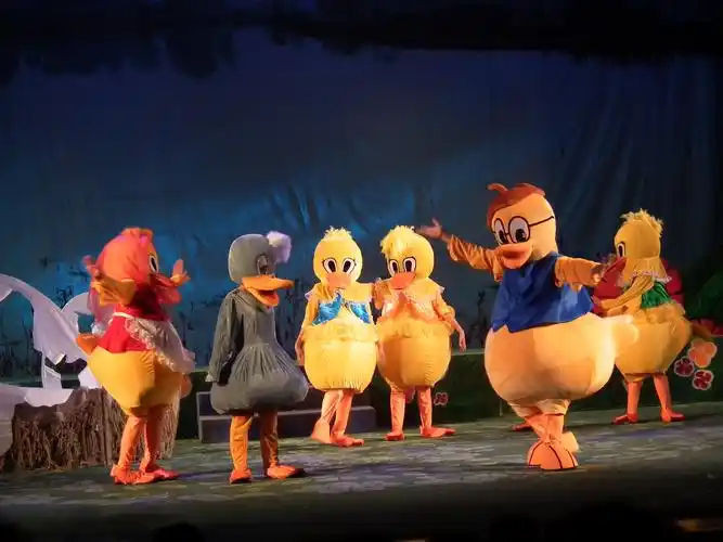 带不带孩子去看大型励志互动式童话剧《丑小鸭》