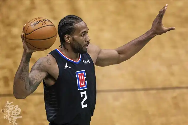 2 科怀-伦纳德 快船队在2021年季后赛里小卡真的是犹如天神下凡