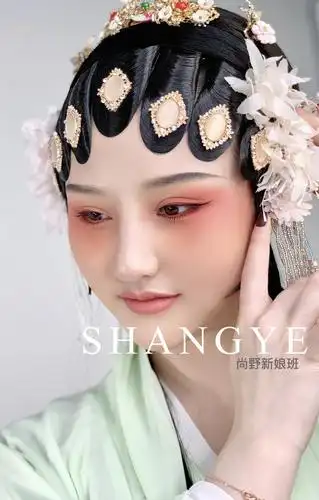 戏曲妆京剧妆宁波学化妆青衣尚野化妆学校