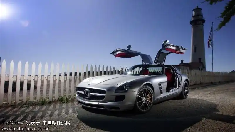 大神帮我看看这辆奔驰车是什么型号?