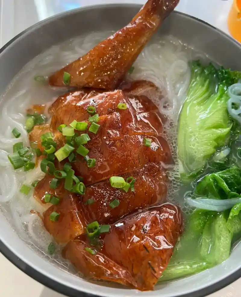 广东的烧鹅濑粉是真的好吃 #吃货狂欢节