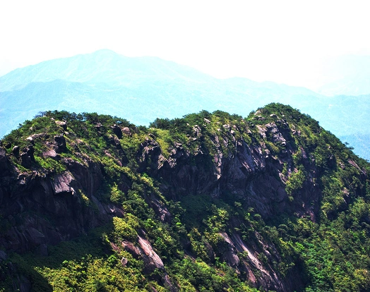 军峰山:高耸的山峰,美丽的景色,这样的场景你感受过吗?