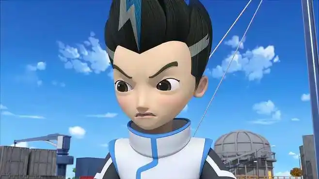 魔幻陀螺:龙威爆发兄弟安德烈的绝招,成功的化险为夷!