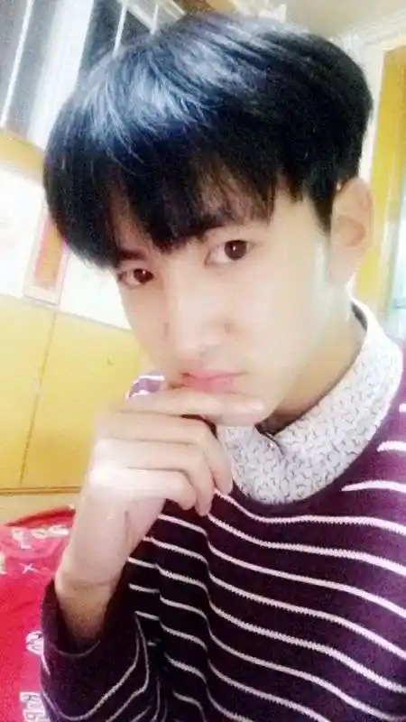 1517帅哥图片一人多张