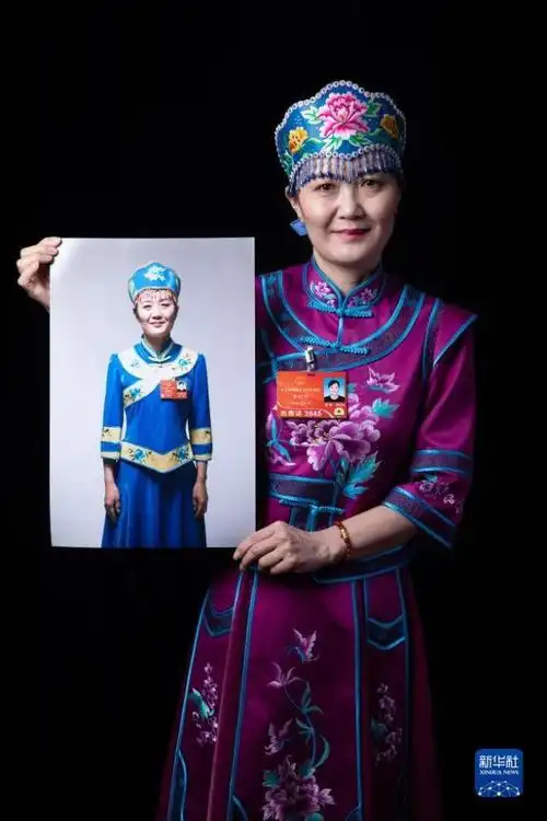 全国人大代表郭晓红(锡伯族,3月11日摄).