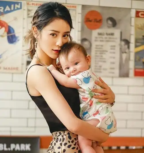 造人成功?林峯结婚不到3个月,妻子张馨月被曝已怀孕,正安心养胎