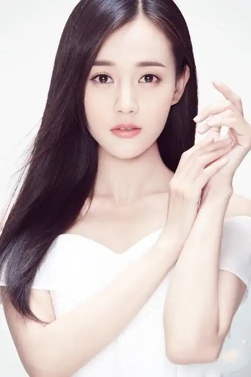 90后美女明星李一桐清新写真手机壁纸