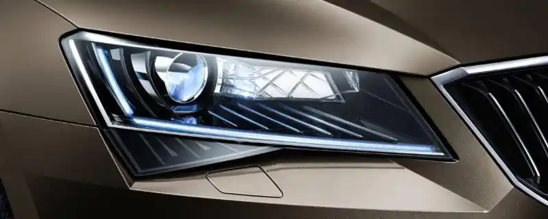 汽车大灯led好还是氙气大灯好,led灯亮还是氙气灯亮