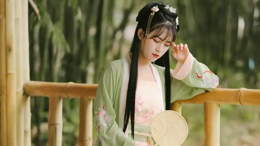 古色古香汉服美女温婉窈窕写真