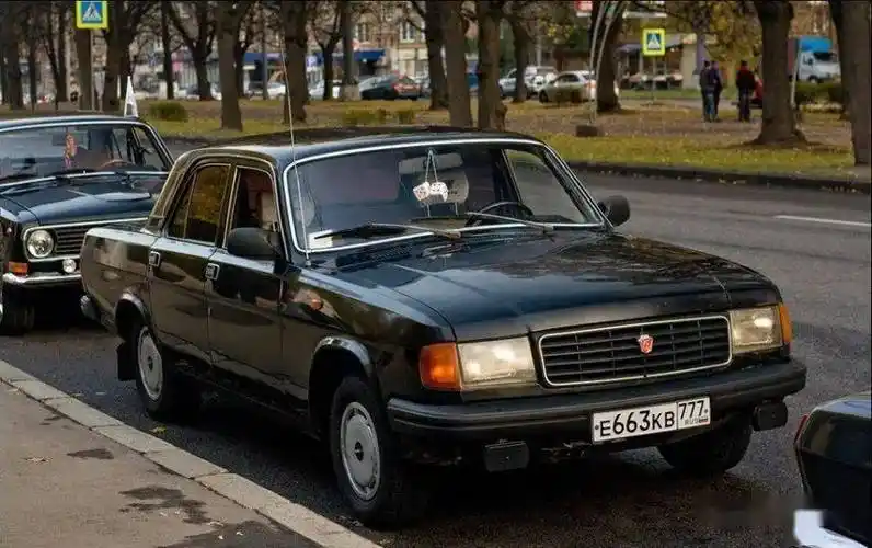 这款"伏尔加"轿车帮助工厂在上世纪90年代困境中度过难关_搜狐汽车
