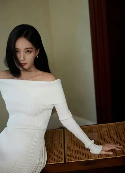 李一桐的身材比例##李一桐下颌线