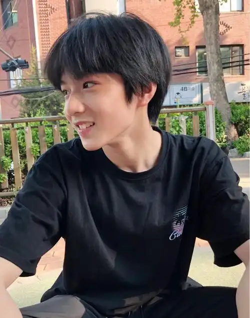 最帅初中生最帅初中生是谁