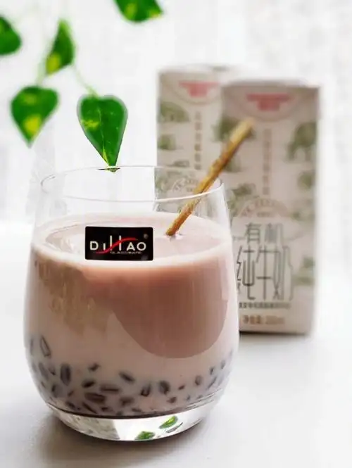 夏日美食夏天介么热自制红豆牛奶安排上