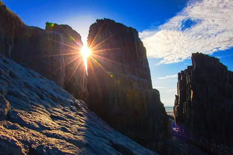火山岛,天然地质景色,非常漂亮,阳光普照海岛