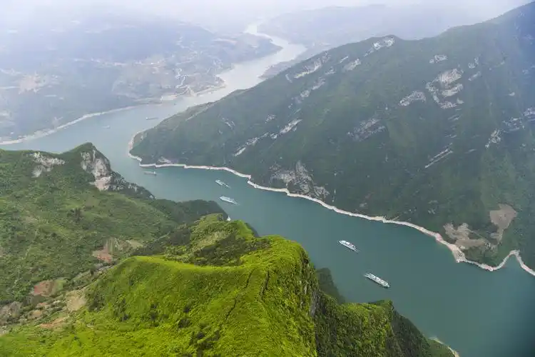 瞿塘峡美景如画