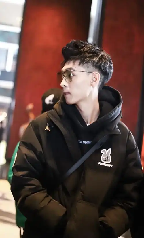 秦霄贤超话|#秦霄贤0105生日快乐#2021.12.