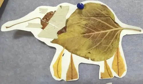 薛一幼果果三班树叶粘贴画——与秋叶共舞创想活动进行时