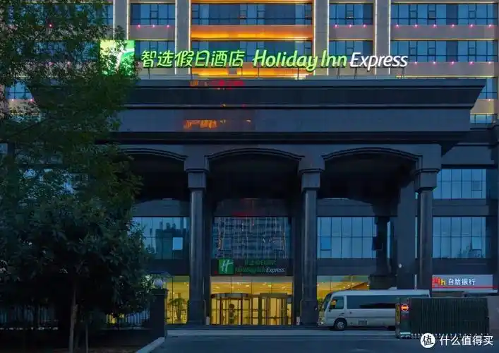 图片图片04杜鹃花云南迪庆香格里拉花期:4月下旬-7月上旬去香格里拉