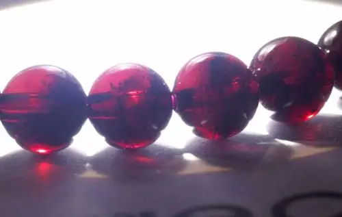 石榴石里面有黑点吗?请大家看下是不是真的石榴石?